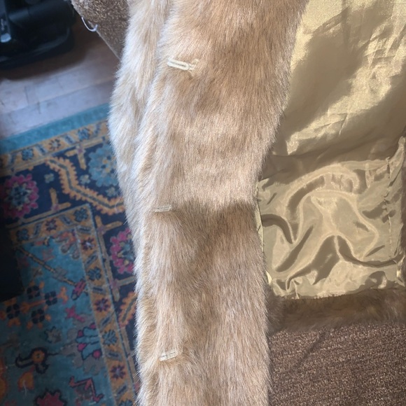 Faux fur vest - Picture 3 of 8